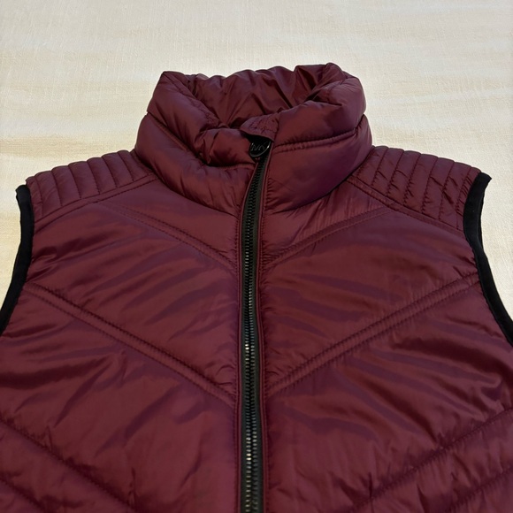 MICHAEL Michael Kors Burgandy Puffer Vest - SMALL - Picture 2 of 7